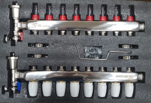 Коллектор с  8 выходами с расходомерами, воздухоотводчиками, кранами ALT-K